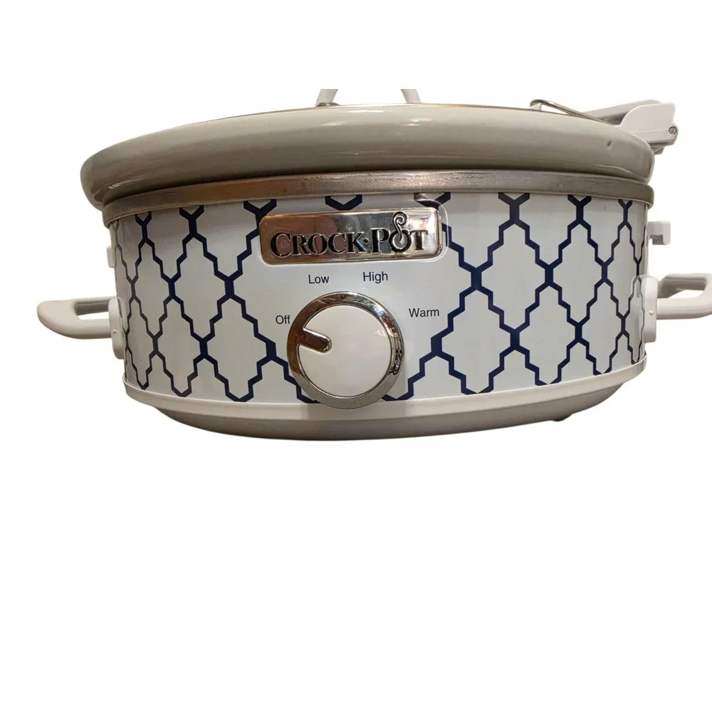 Used Crockpot 2.5-Quart Casserole Crock Slow Cooker, White/Navy SCCPCCM250